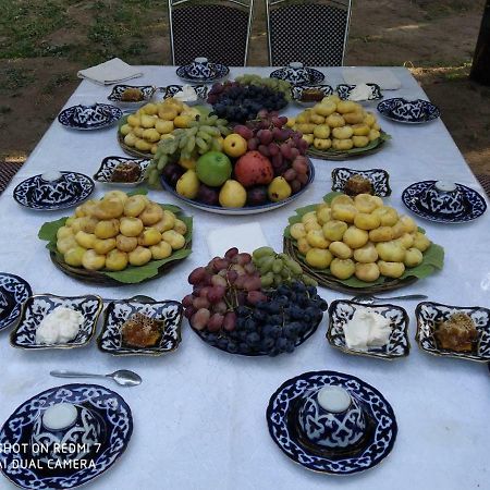 Uvaysiy Family Guest House Marghilon ภายนอก รูปภาพ