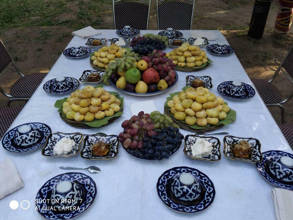 Uvaysiy Family Guest House Marghilon ภายนอก รูปภาพ