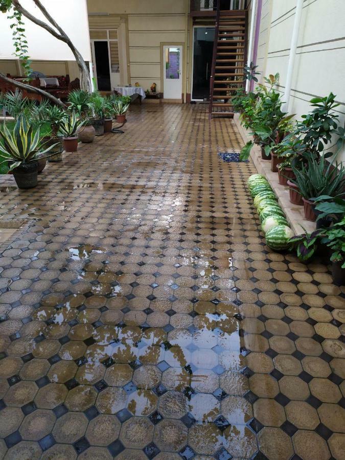 Uvaysiy Family Guest House Marghilon ภายนอก รูปภาพ
