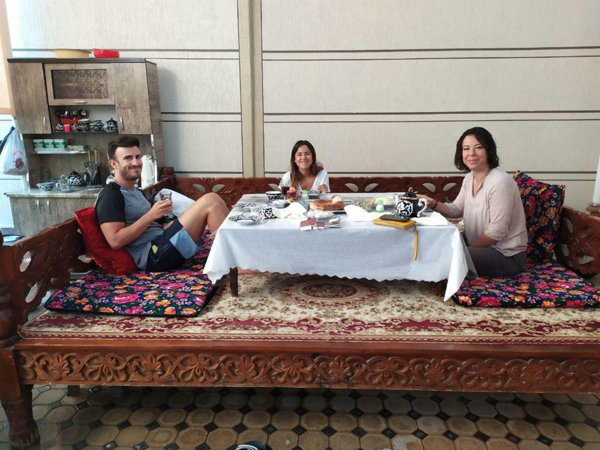 Uvaysiy Family Guest House Marghilon ภายนอก รูปภาพ